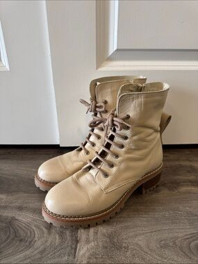 Bertuchi cream color leather chunky combat boots - size 9/40